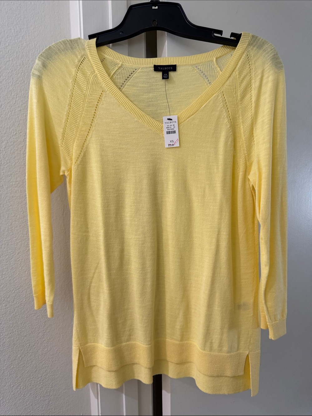 Talbots Pale Yellow V-Neck Lightweight 3/4 Sleeve Sweater NWT